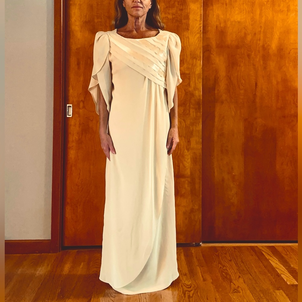 VTG. Butter yellow. Gorgeous evening gown with elegant overlay.